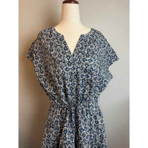 Women's C&C California Navy & White Floral Midi Dress XL spring Easter brunch - Picture 2 of 5